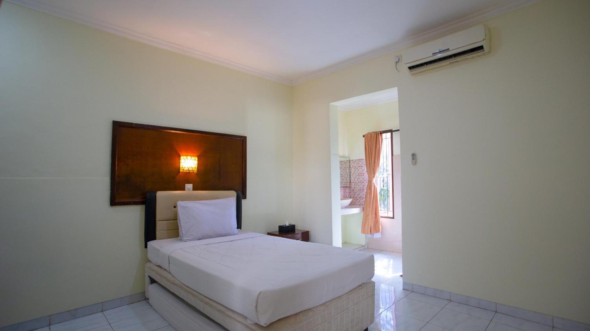Teges Inn Kuta Kuta  Bagian luar foto