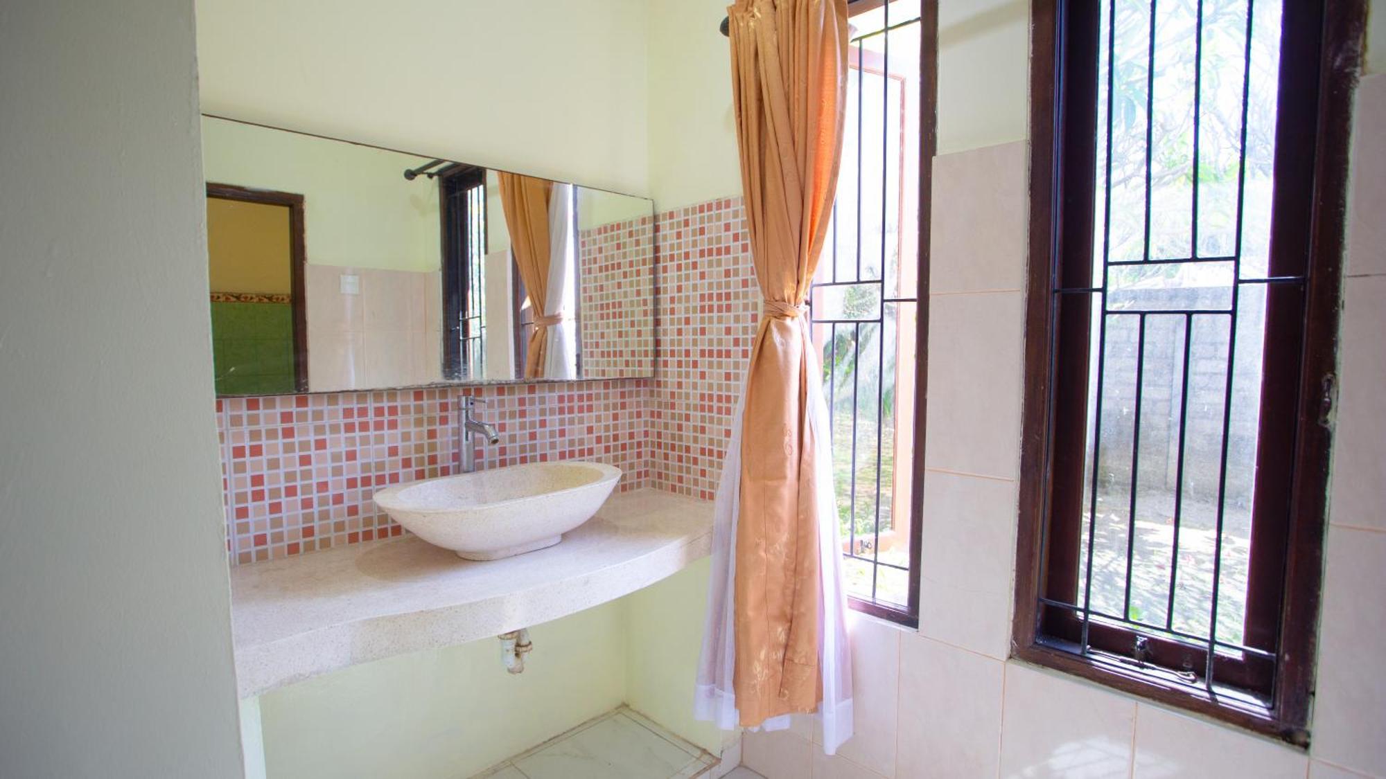 Teges Inn Kuta Kuta  Bagian luar foto