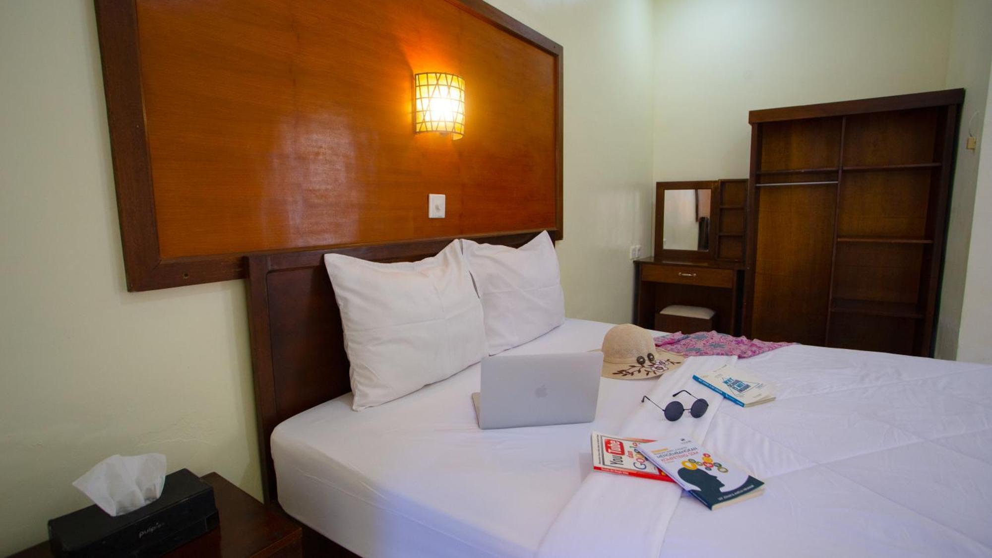Teges Inn Kuta Kuta  Bagian luar foto