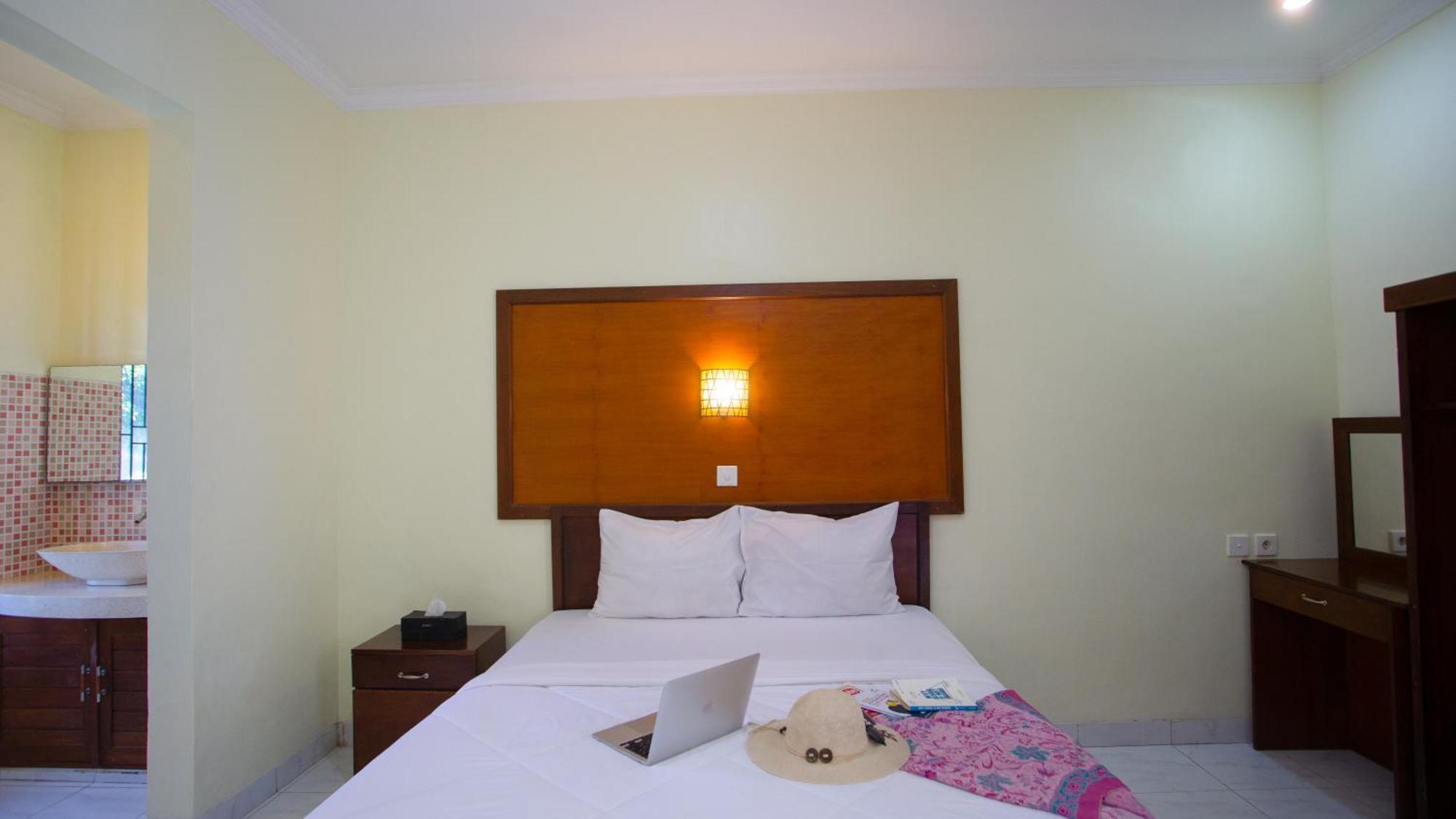 Teges Inn Kuta Kuta  Bagian luar foto