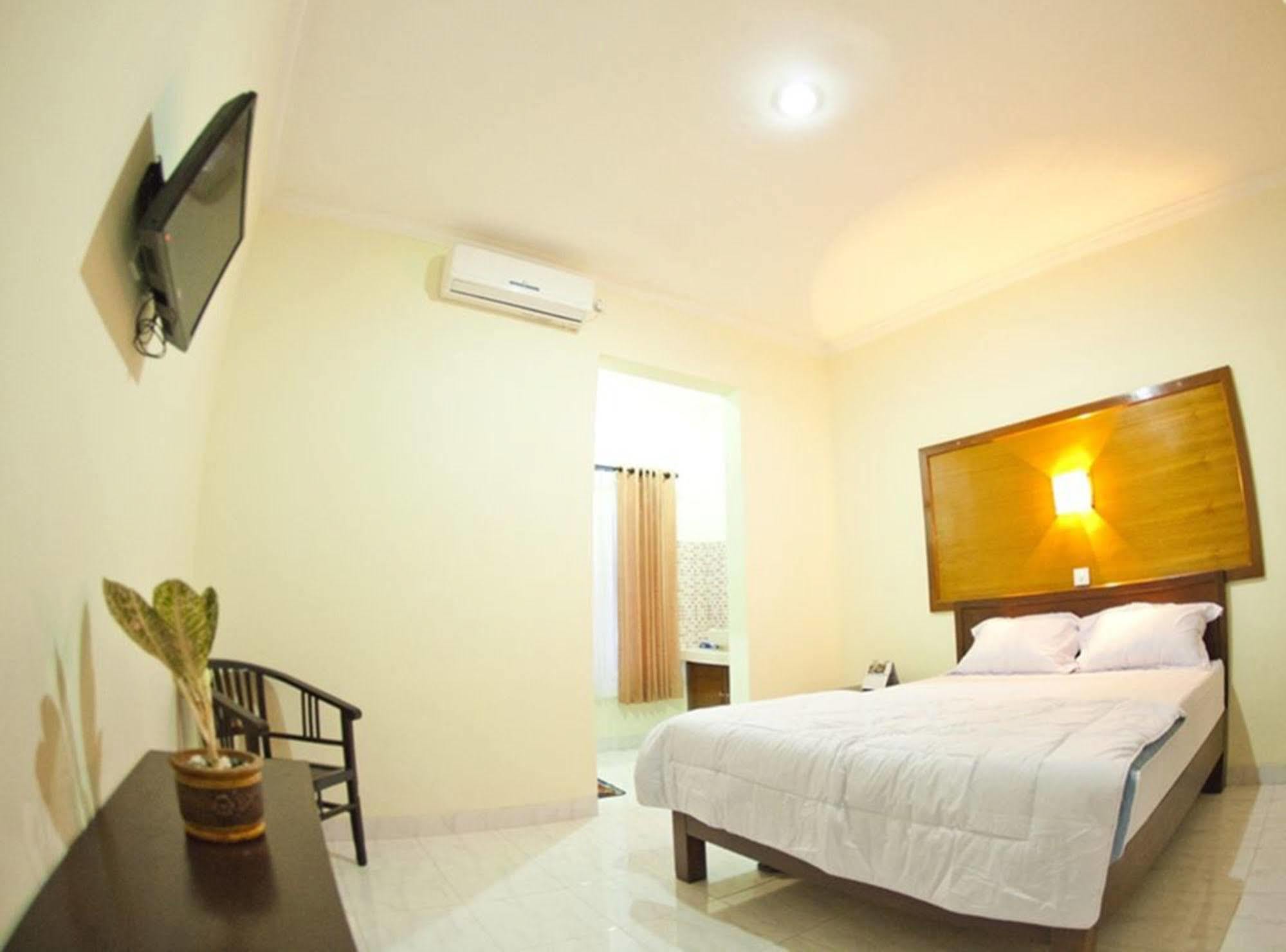 Teges Inn Kuta Kuta  Bagian luar foto