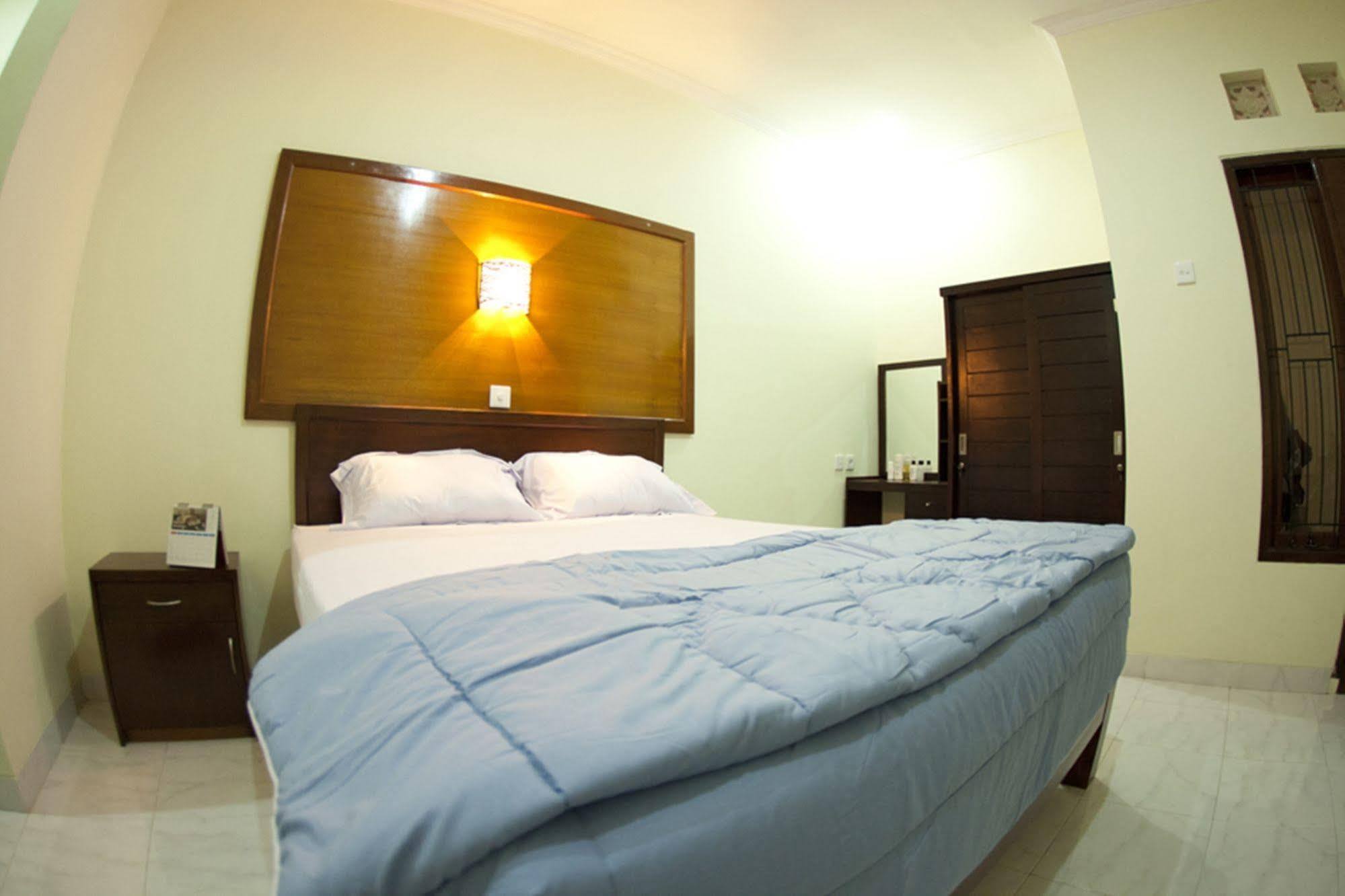 Teges Inn Kuta Kuta  Bagian luar foto