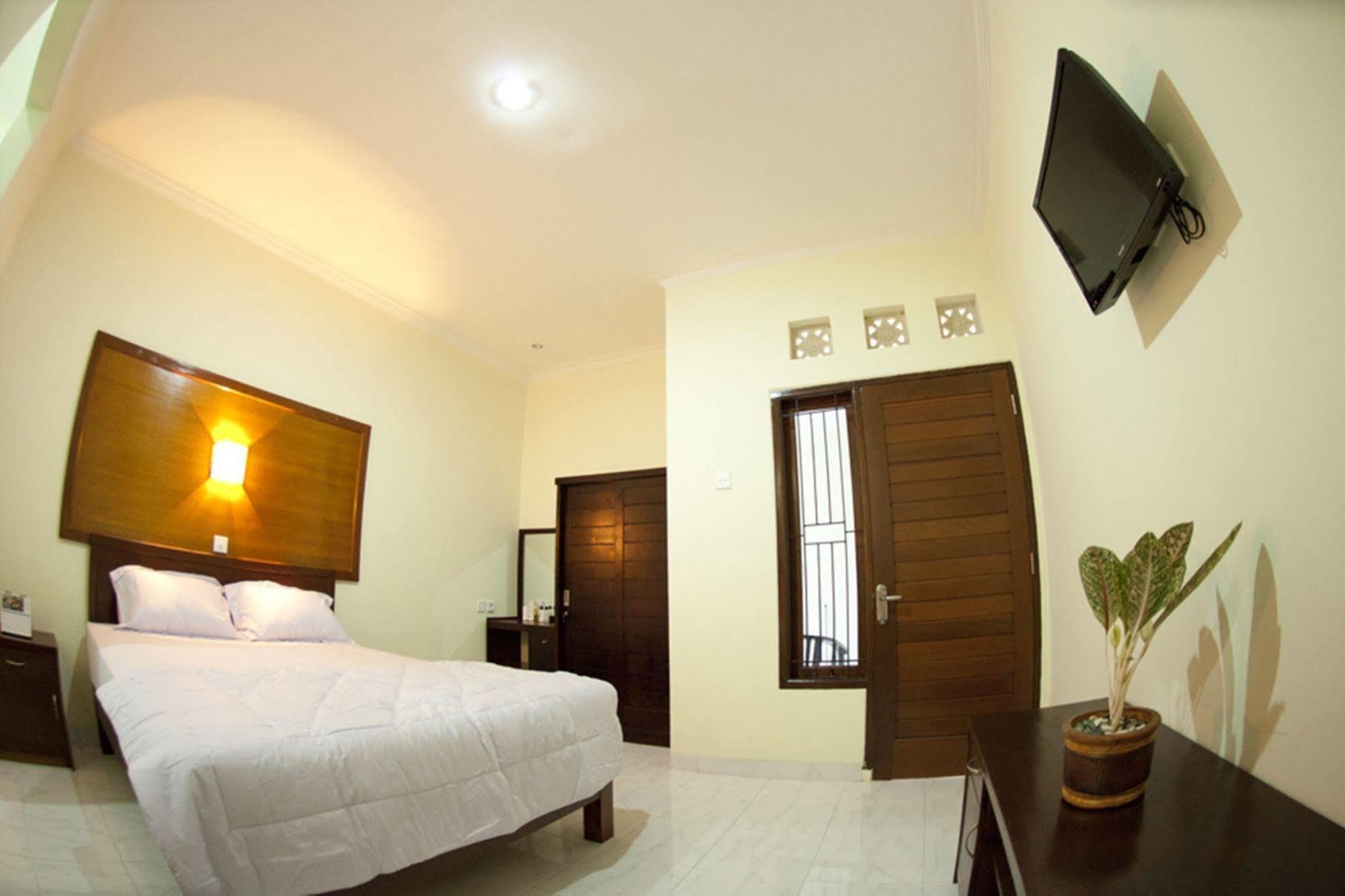 Teges Inn Kuta Kuta  Bagian luar foto