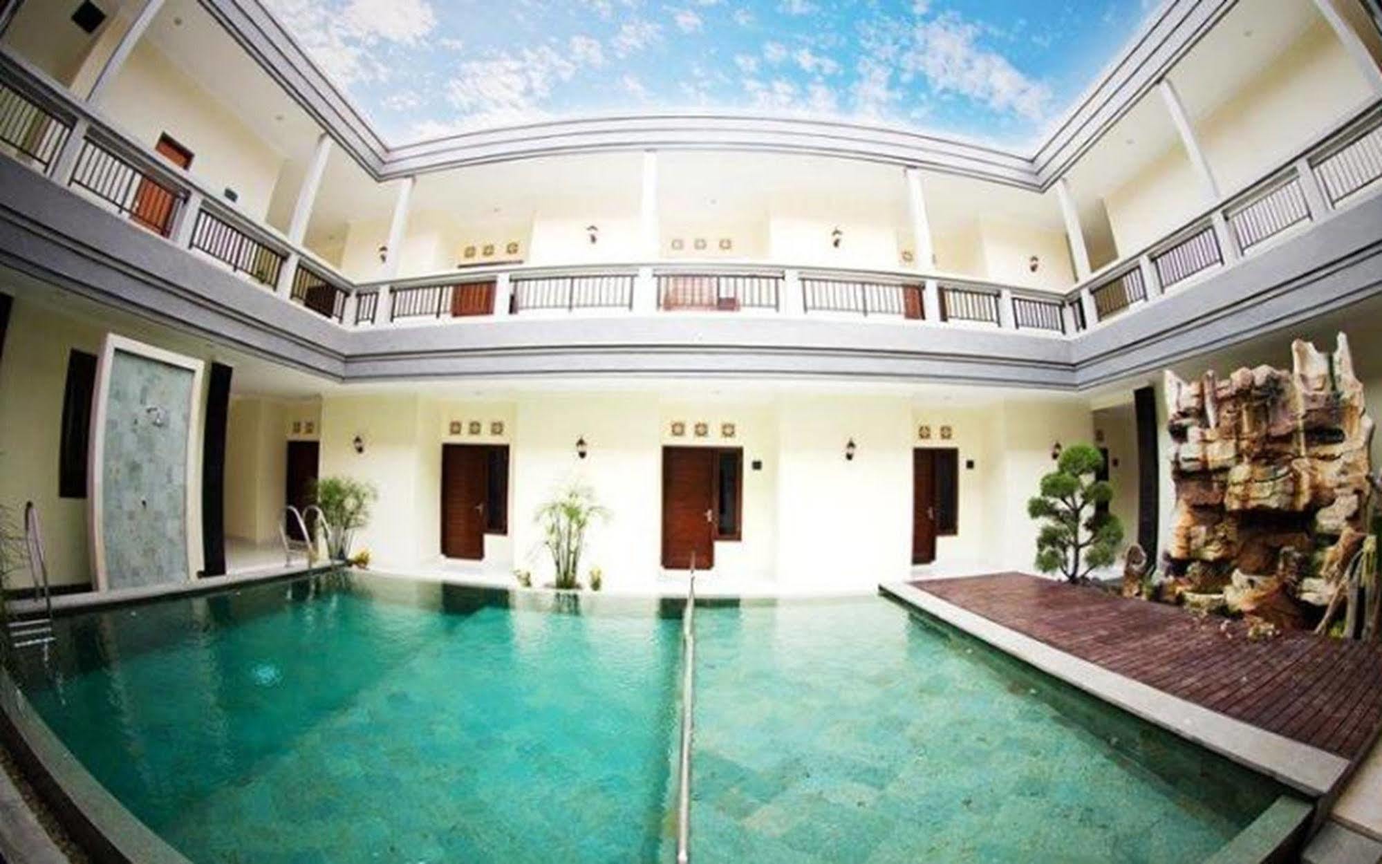 Teges Inn Kuta Kuta  Bagian luar foto