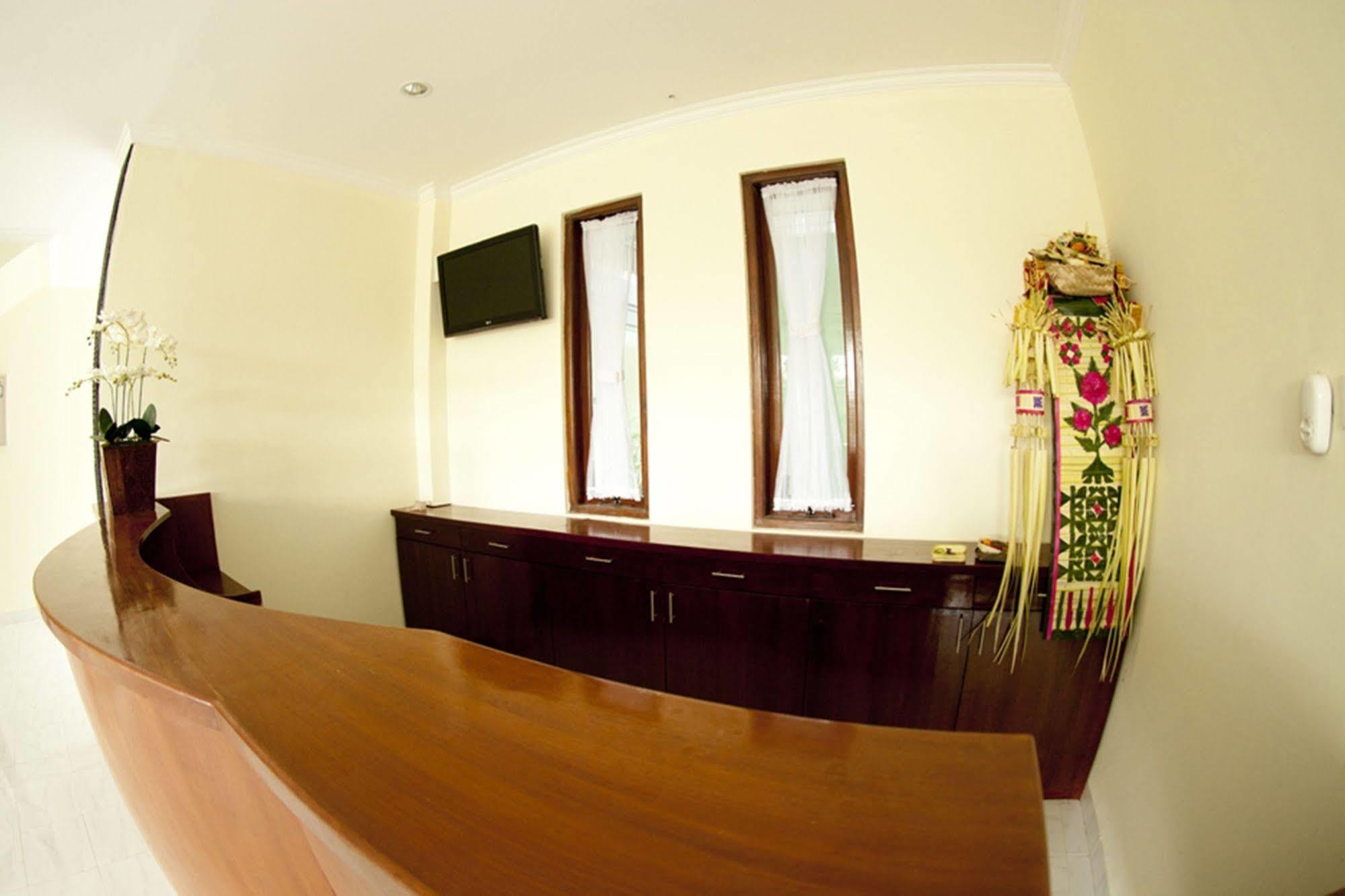 Teges Inn Kuta Kuta  Bagian luar foto