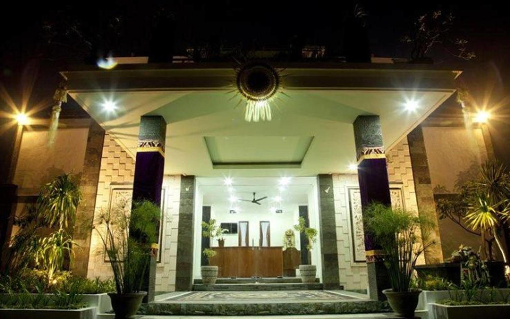 Teges Inn Kuta Kuta  Bagian luar foto